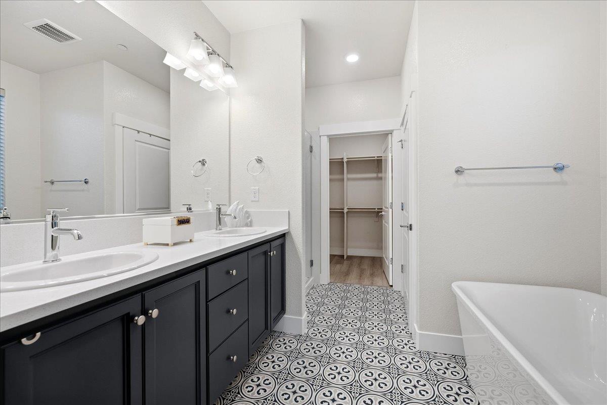 3247 Highgate Terrace Loop