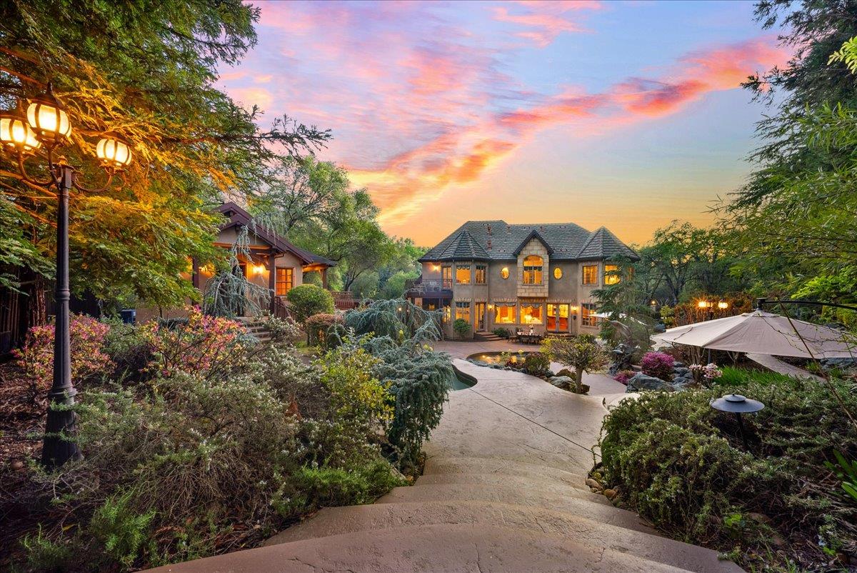 8749 Noland Lane