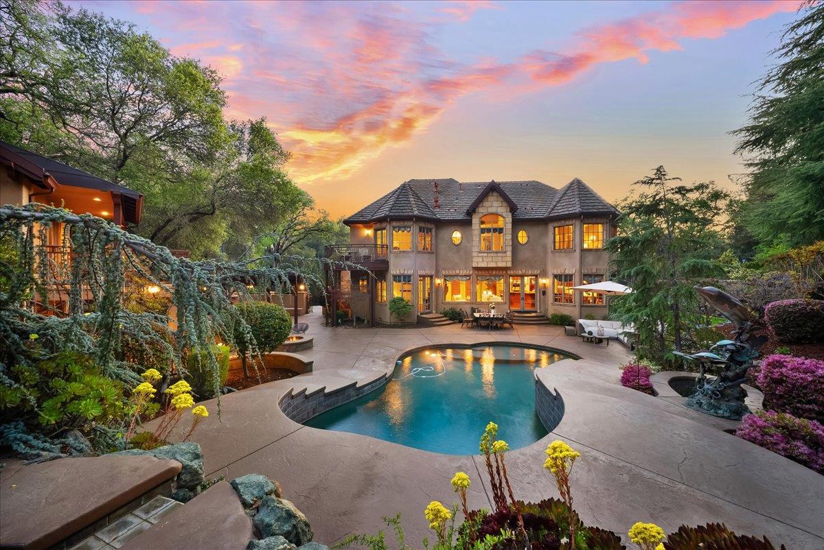 8749 Noland Lane