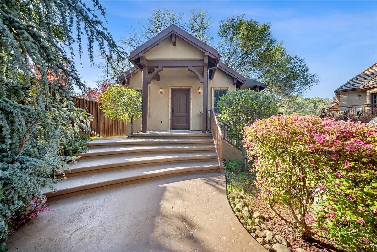 8749 Noland Lane