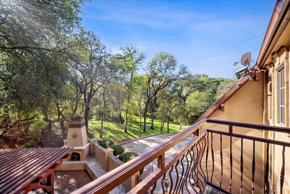 8749 Noland Lane