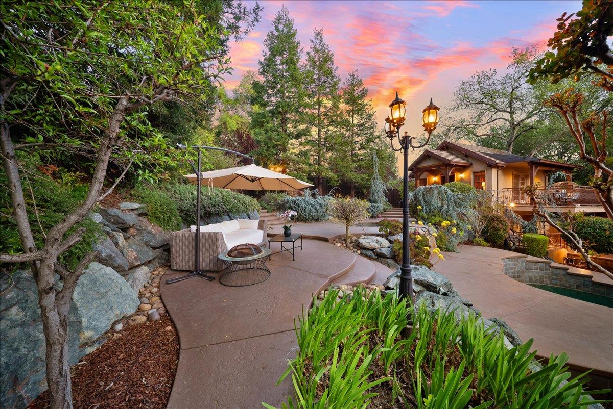 8749 Noland Lane