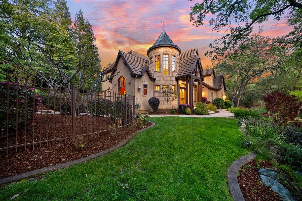 8749 Noland Lane