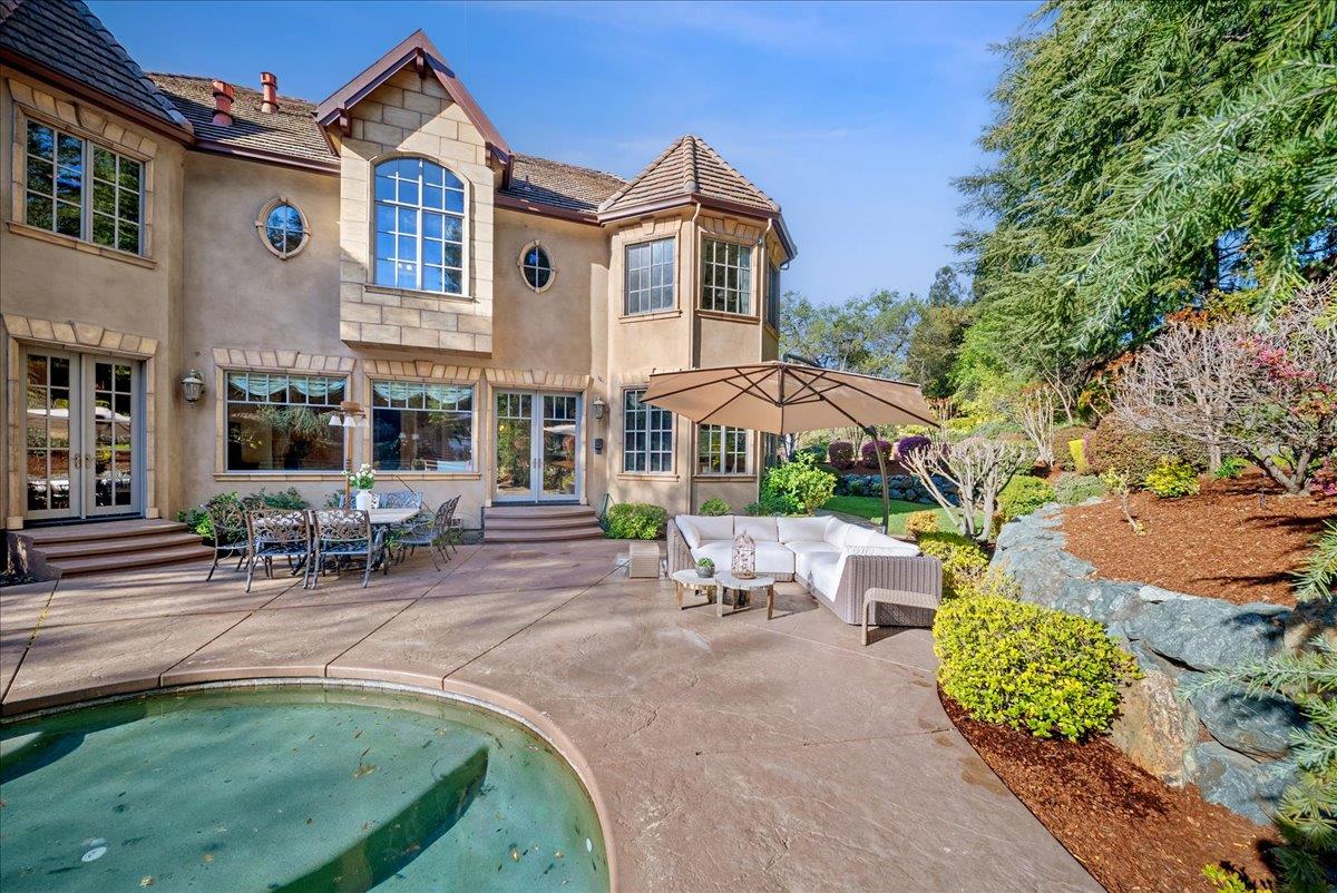 8749 Noland Lane