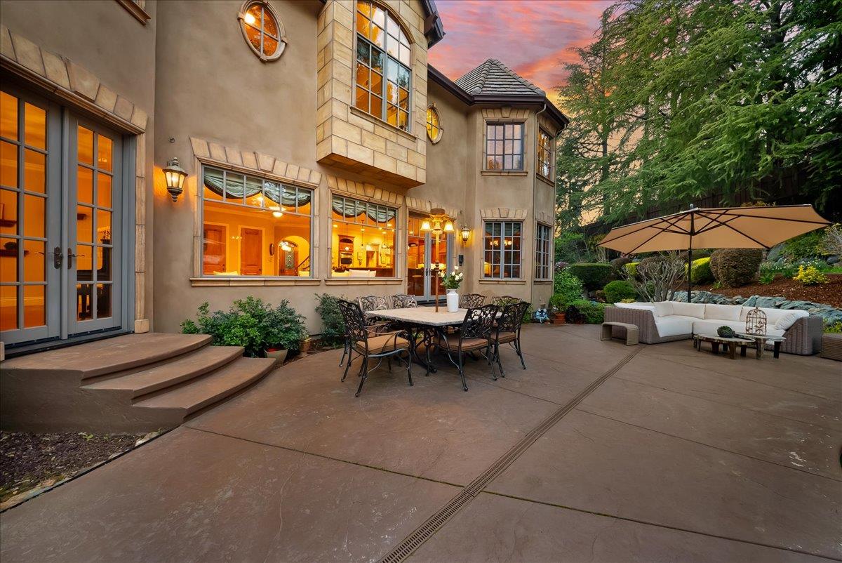 8749 Noland Lane