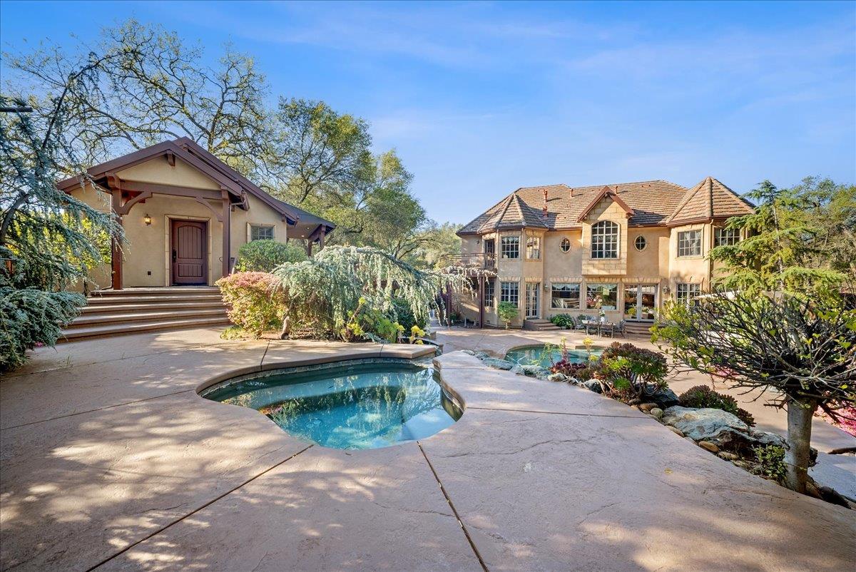 8749 Noland Lane