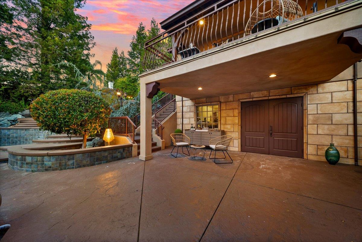 8749 Noland Lane