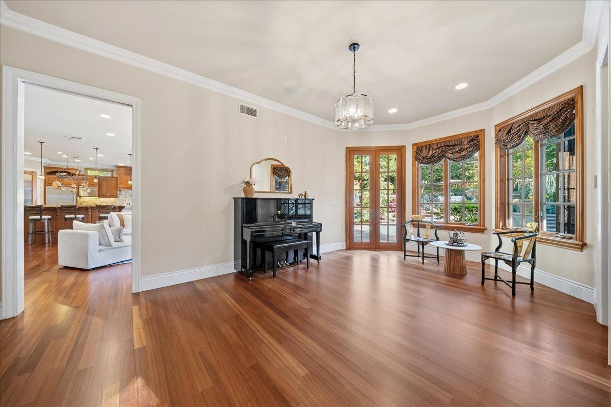 8749 Noland Lane