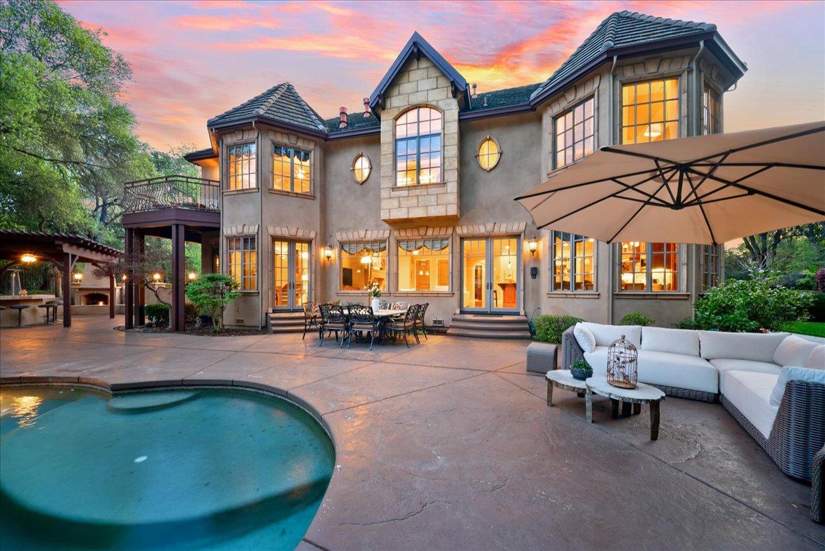 8749 Noland Lane