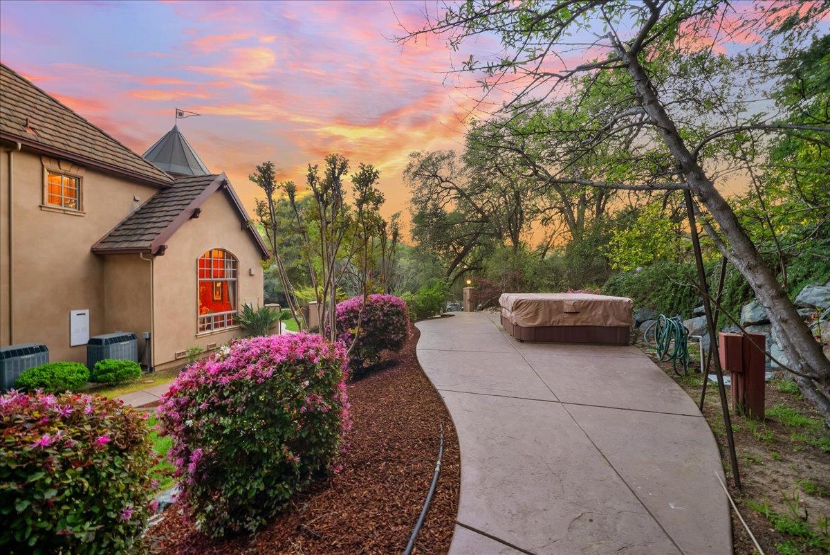 8749 Noland Lane