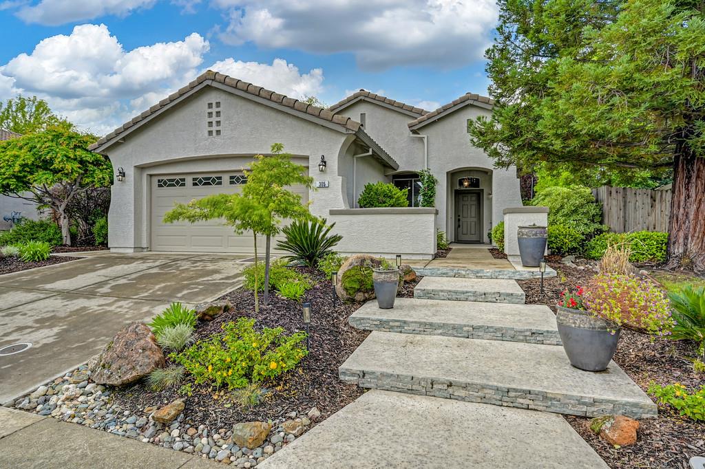 305 Leckenby Way