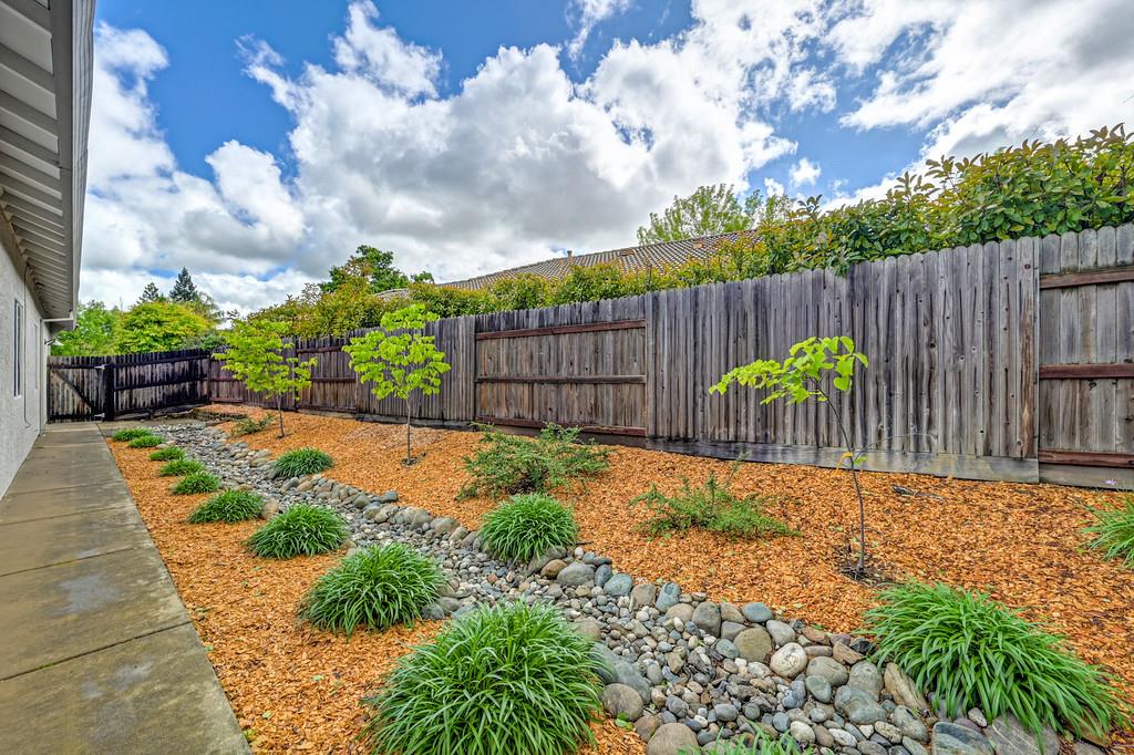 305 Leckenby Way