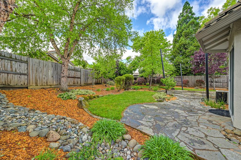 305 Leckenby Way