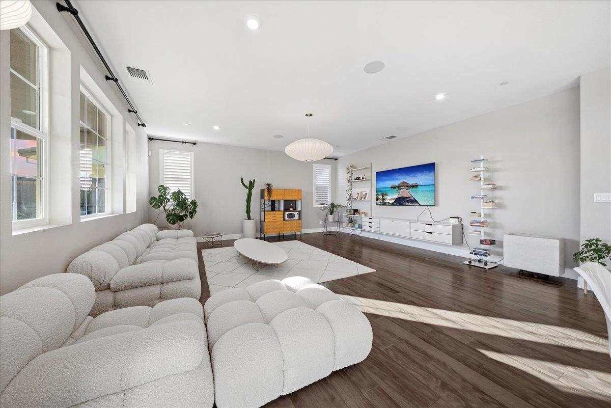 3329 Jackrabbit Court