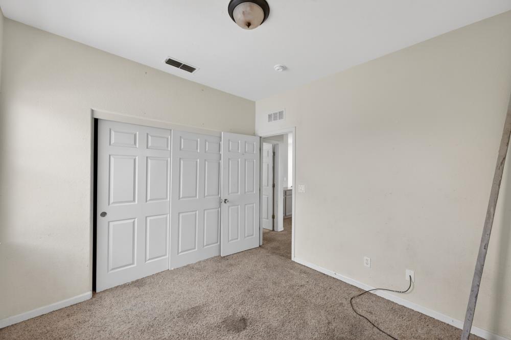 1886 Mammoth Way