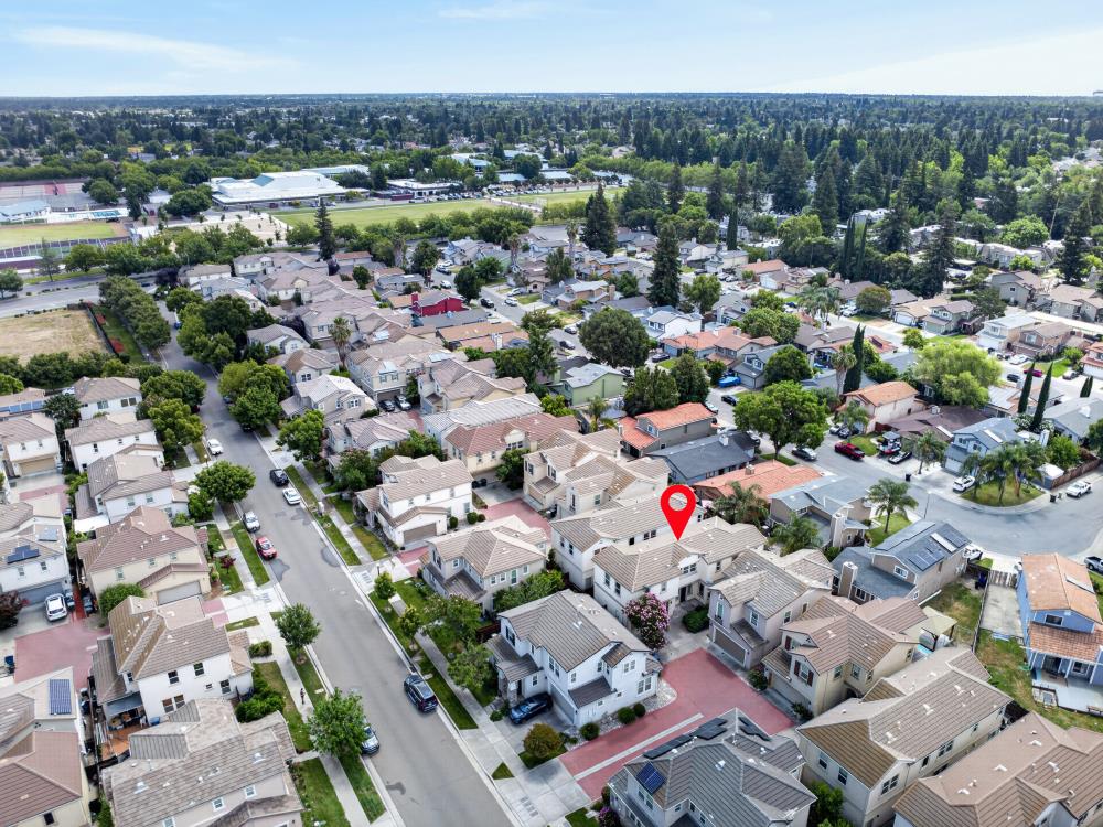 1886 Mammoth Way