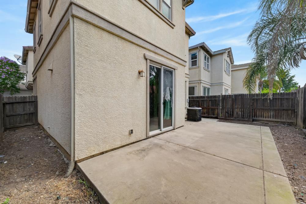 1886 Mammoth Way