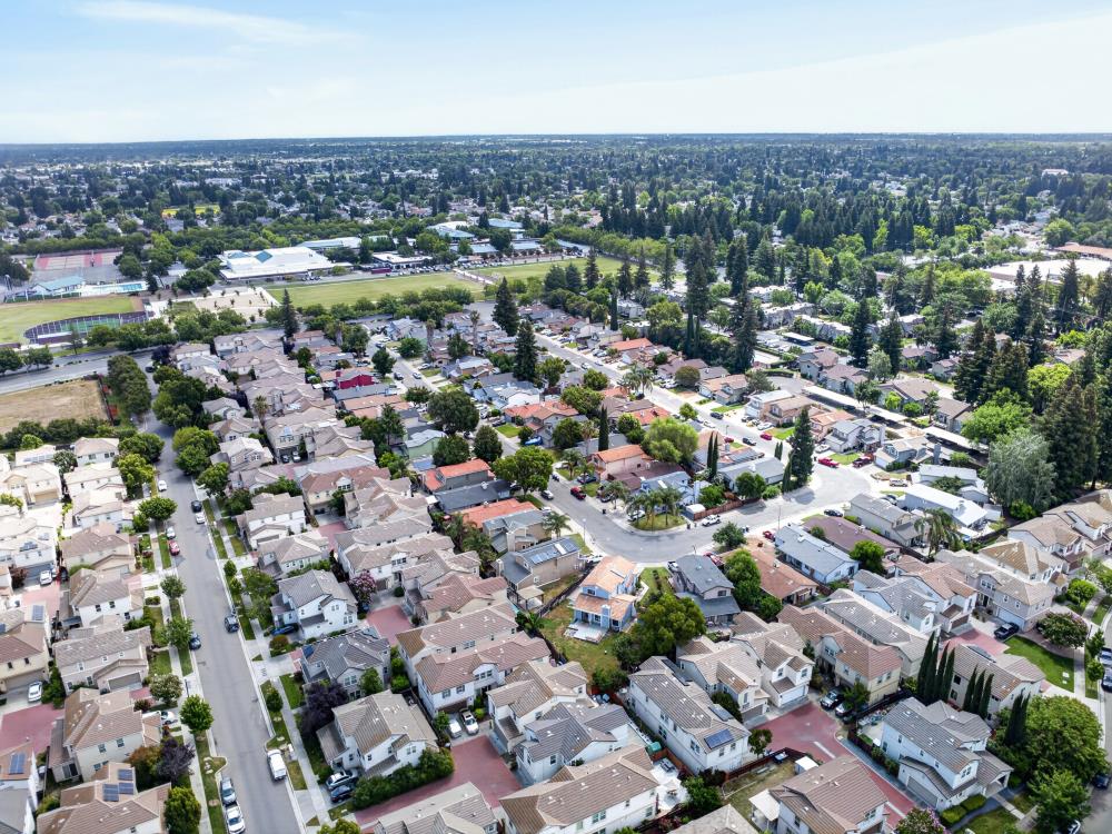 1886 Mammoth Way