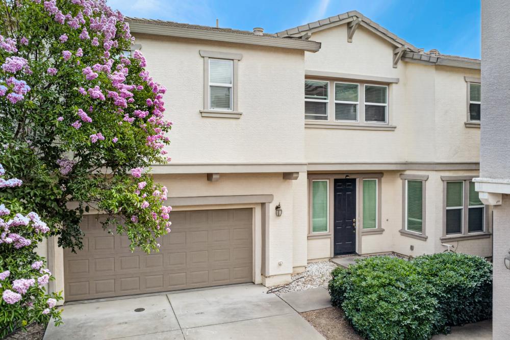 1886 Mammoth Way