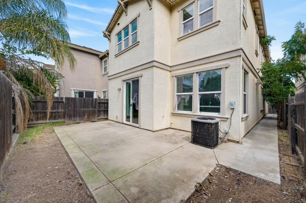 1886 Mammoth Way