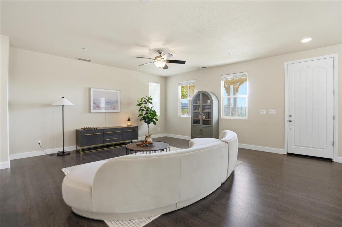 1567 Bonanza Lane