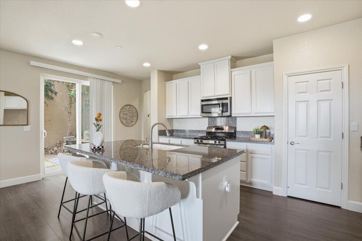 1567 Bonanza Lane