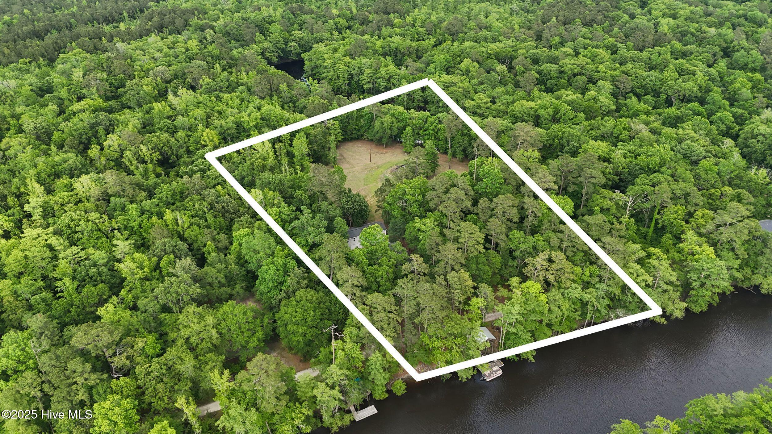 901 Riverview Drive