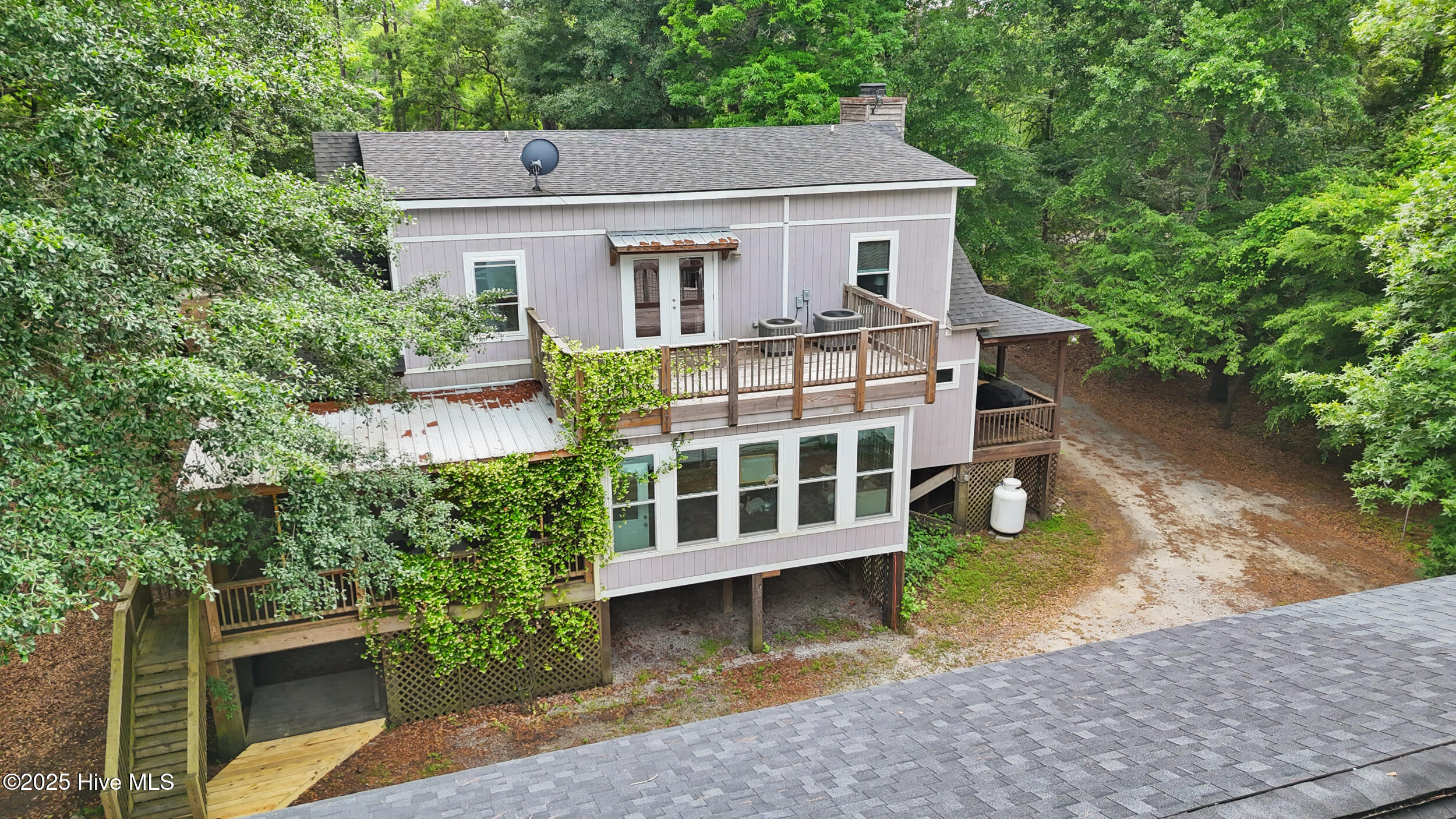 901 Riverview Drive