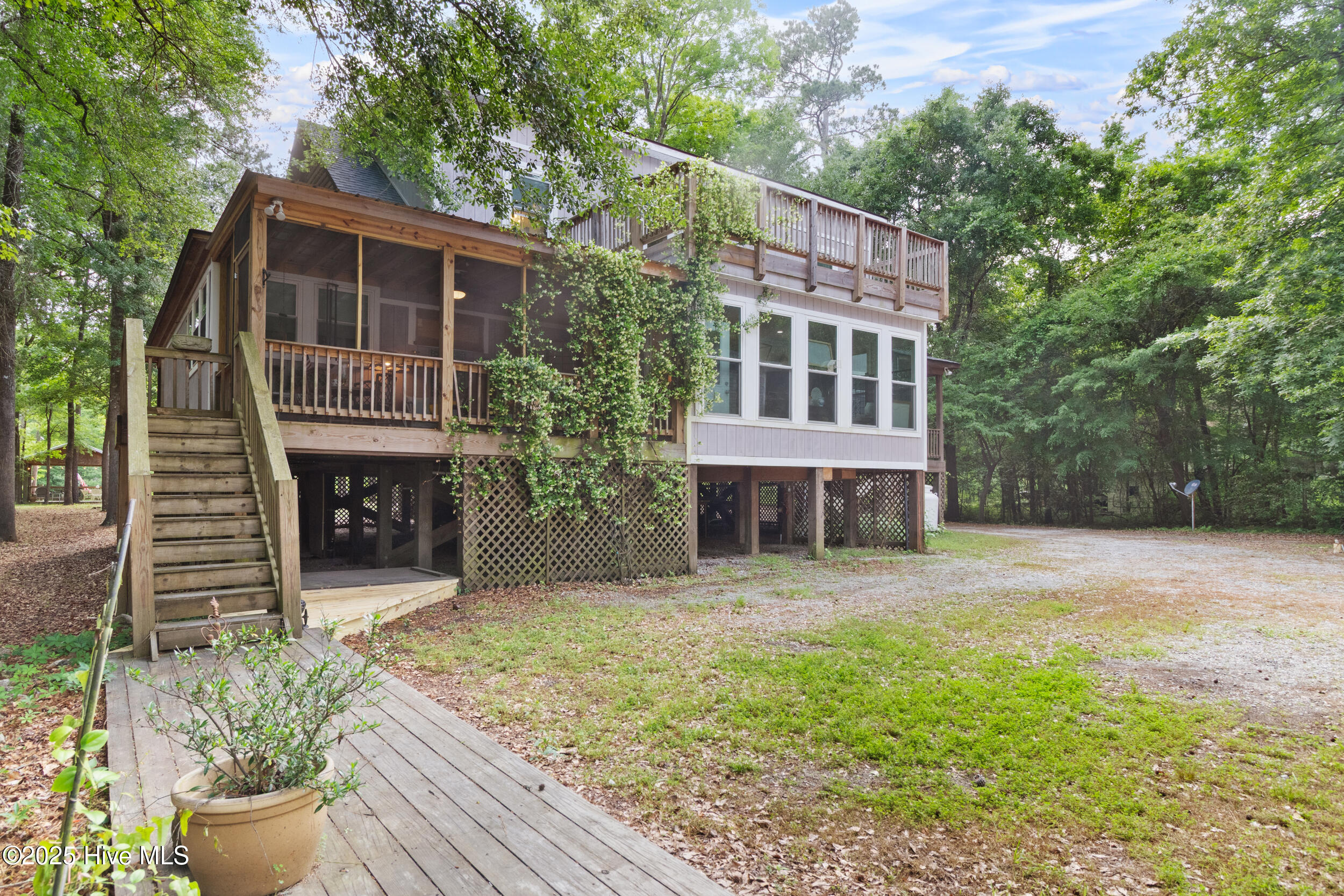 901 Riverview Drive