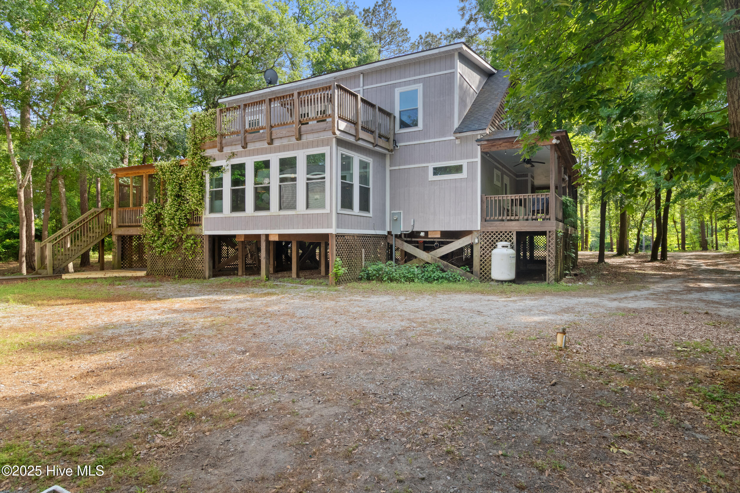 901 Riverview Drive