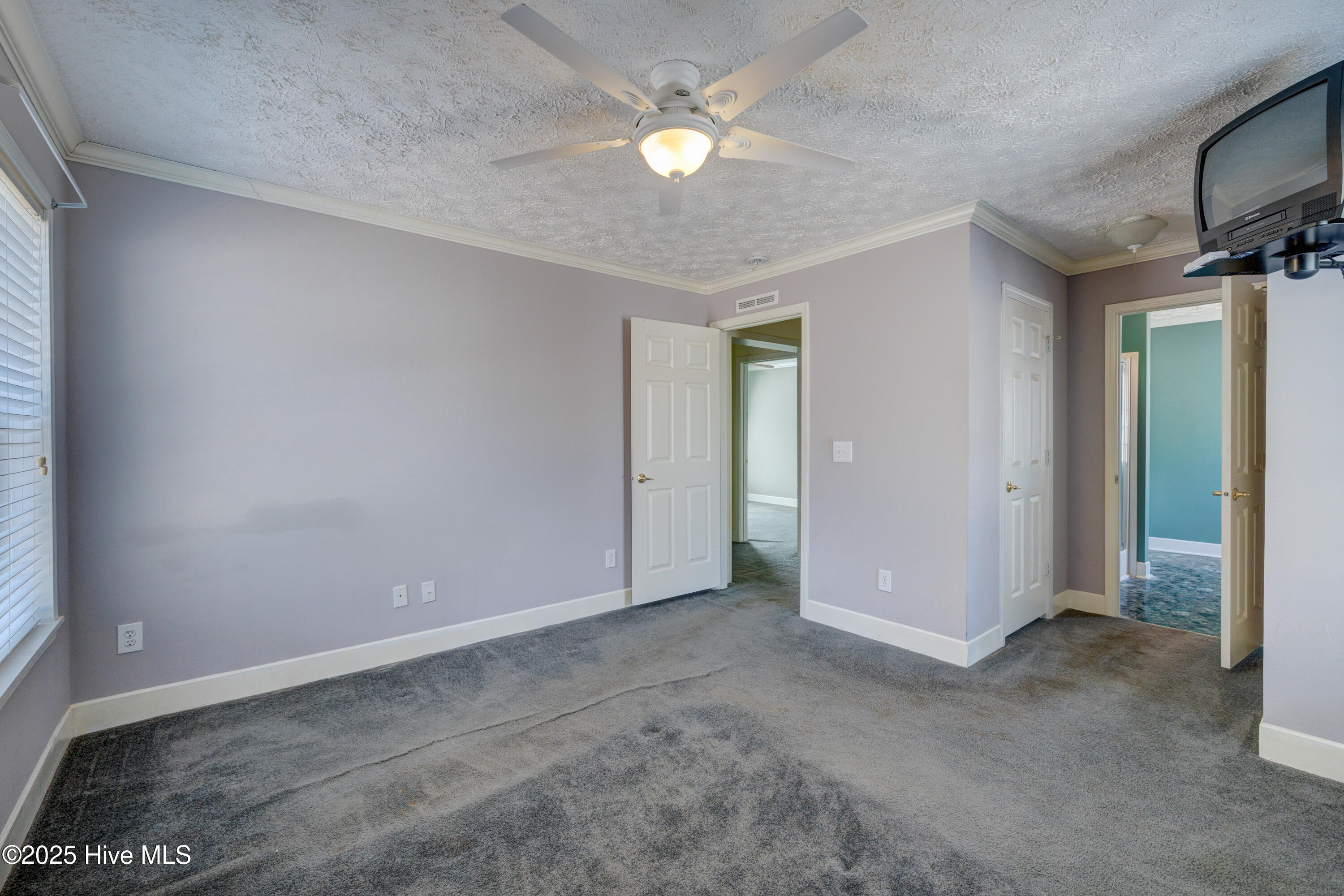 4 Chris Drive