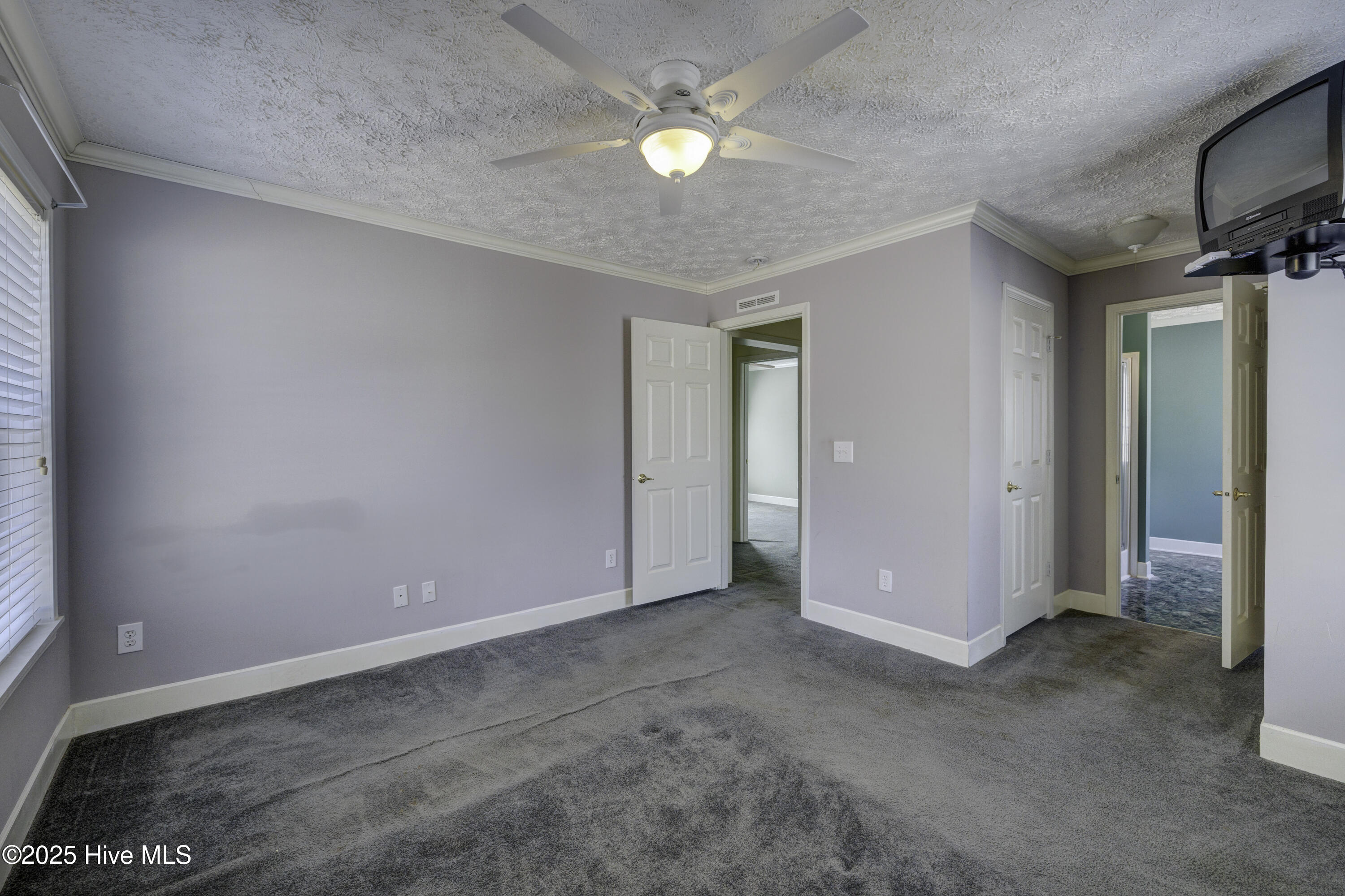 4 Chris Drive