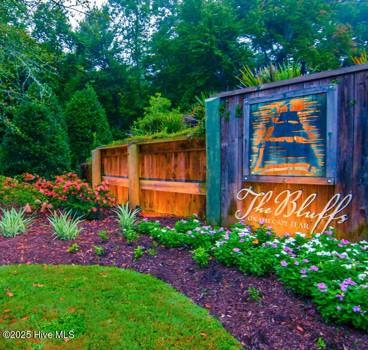 9368 Orange Manor Court NE