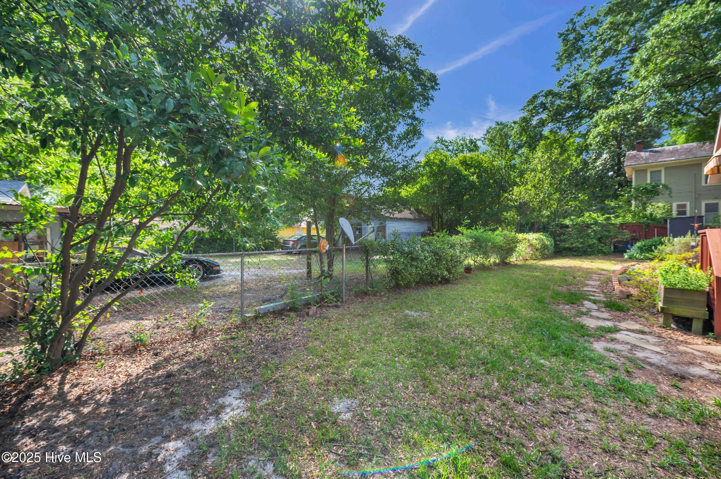 2013 Adams Street