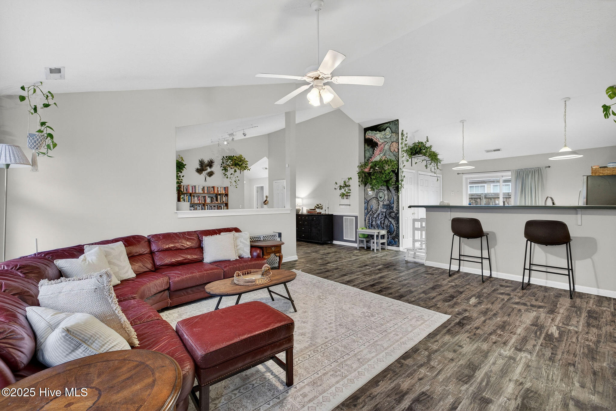 5332 Sun Coast Drive