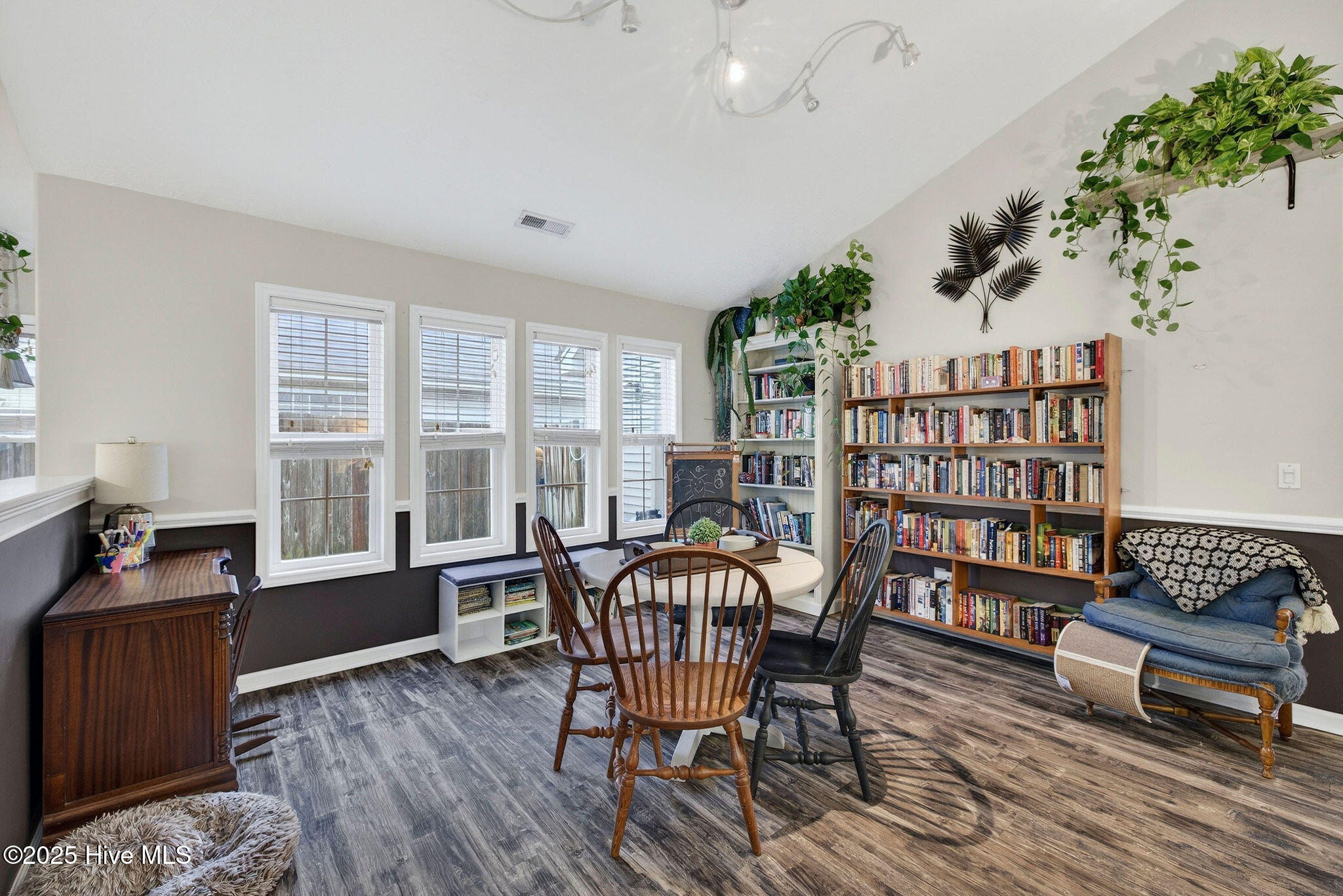 5332 Sun Coast Drive