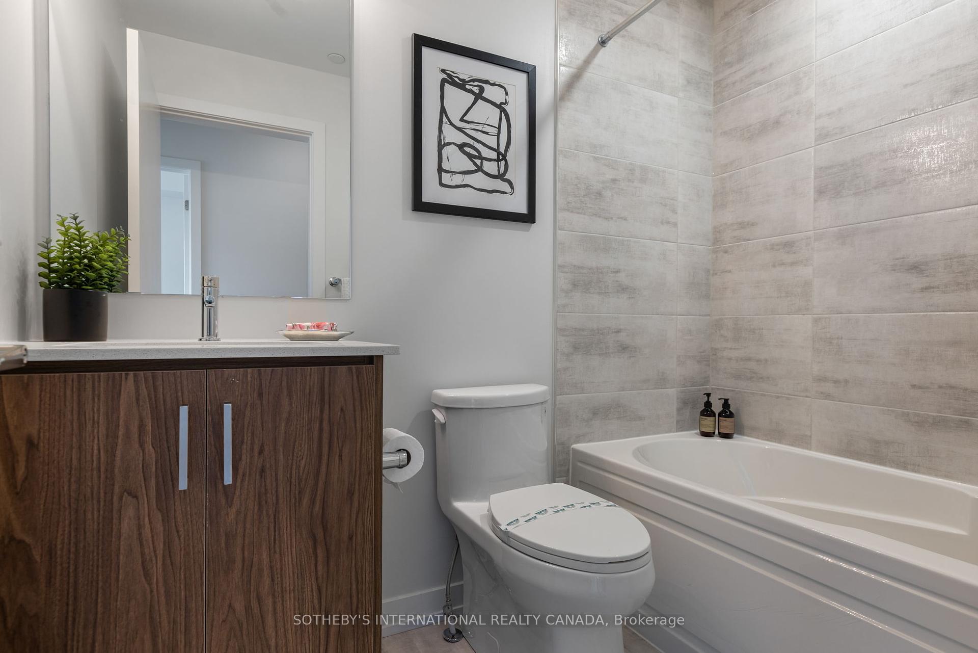 3562 Colonial Drive 16, Mississauga Unit: 16