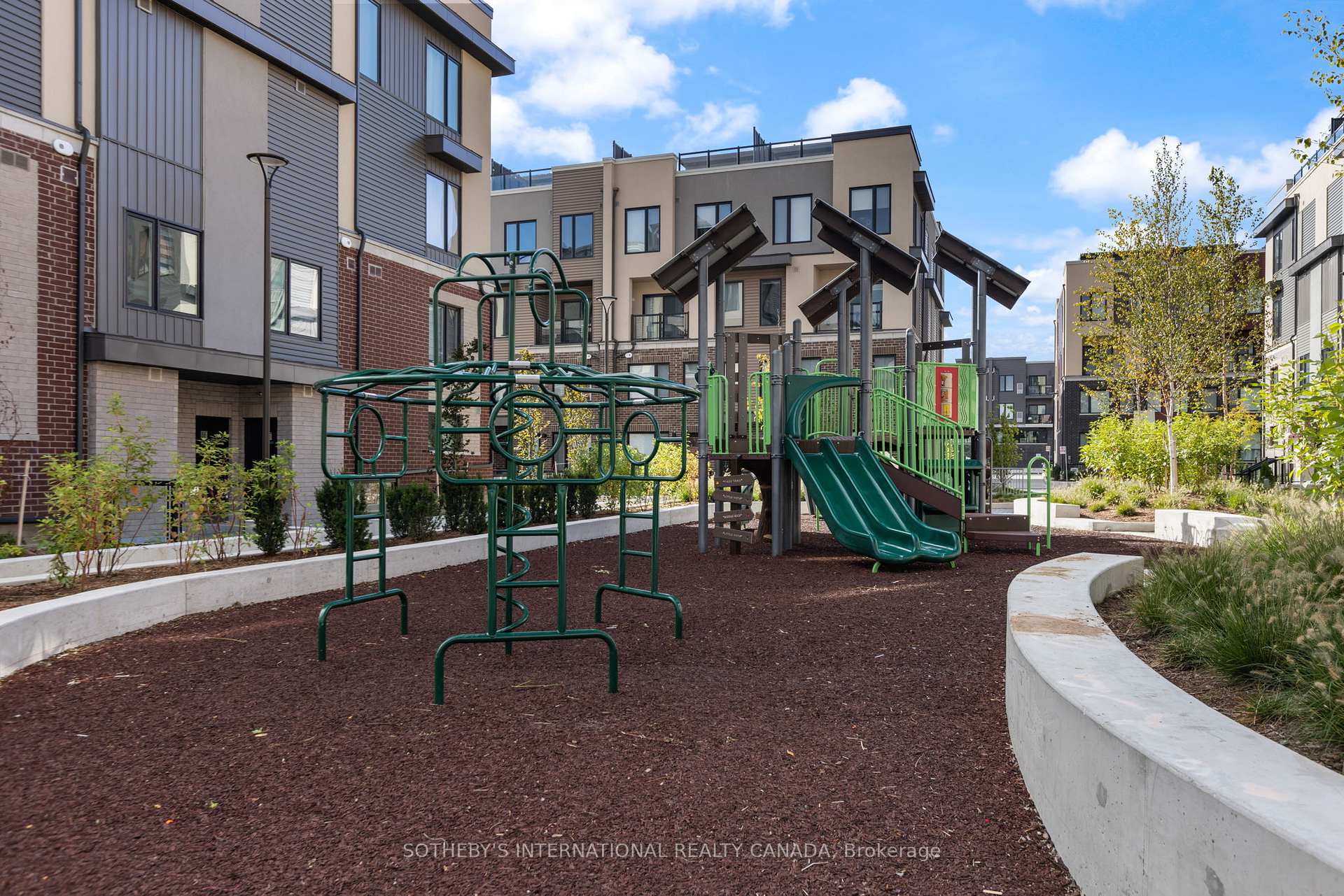 3562 Colonial Drive 16, Mississauga Unit: 16