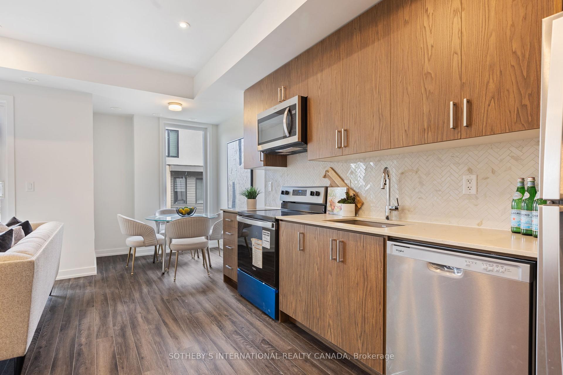 3562 Colonial Drive 16, Mississauga Unit: 16