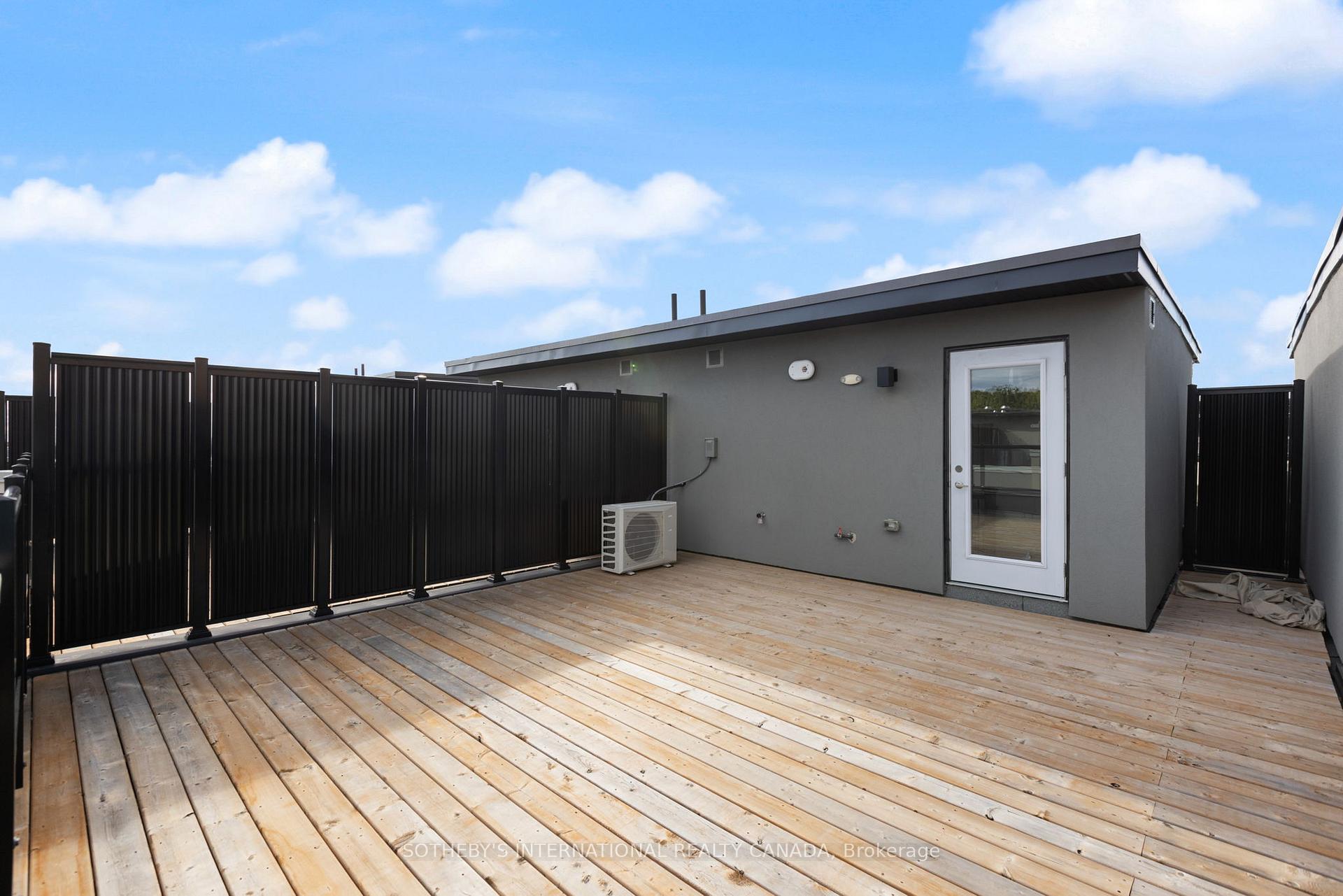 3562 Colonial Drive 16, Mississauga Unit: 16