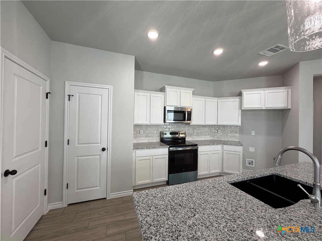 2570 Settlers Oak Drive