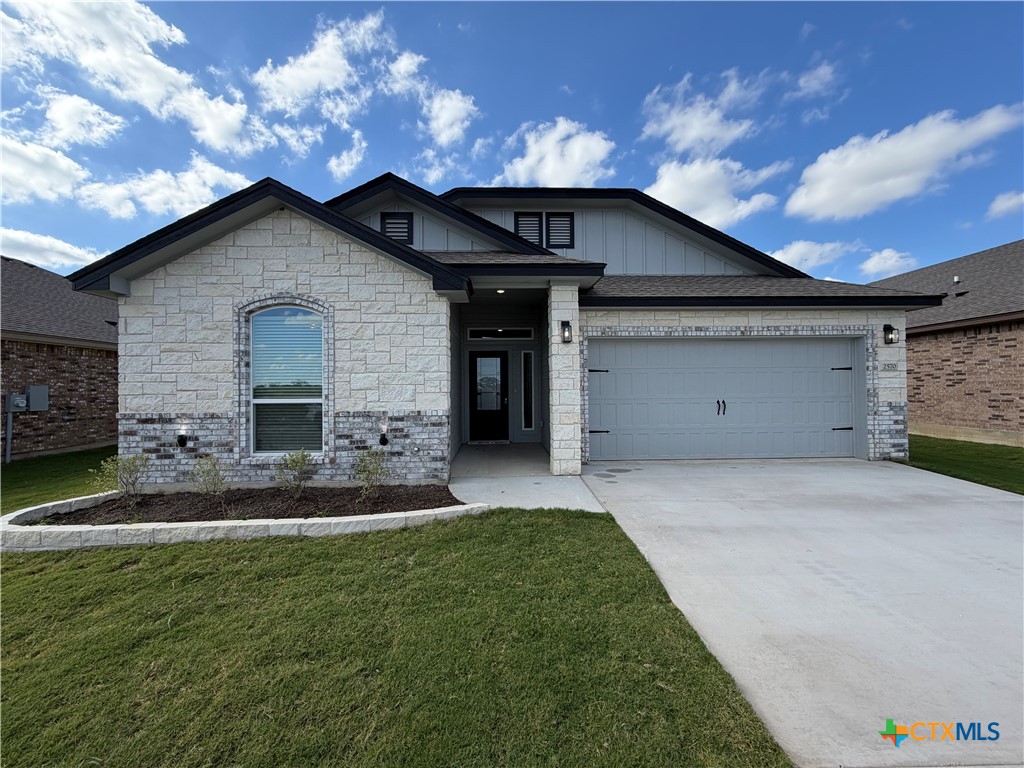 2570 Settlers Oak Drive