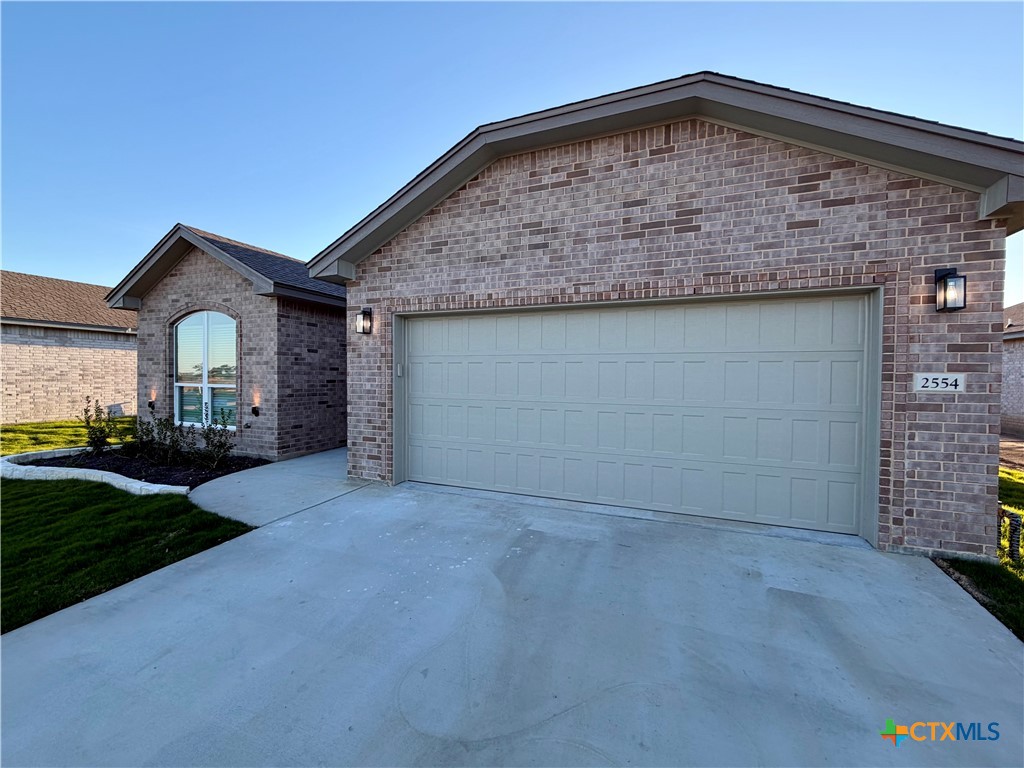 2554 Settlers Oak Drive