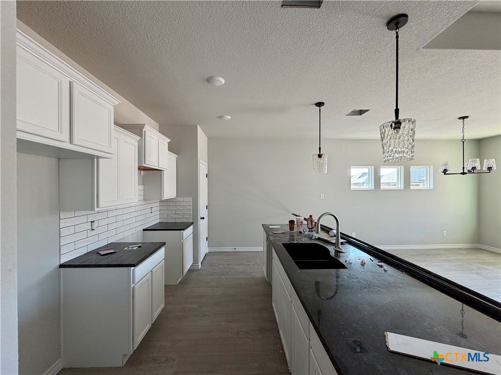 2550 Settlers Oak Drive