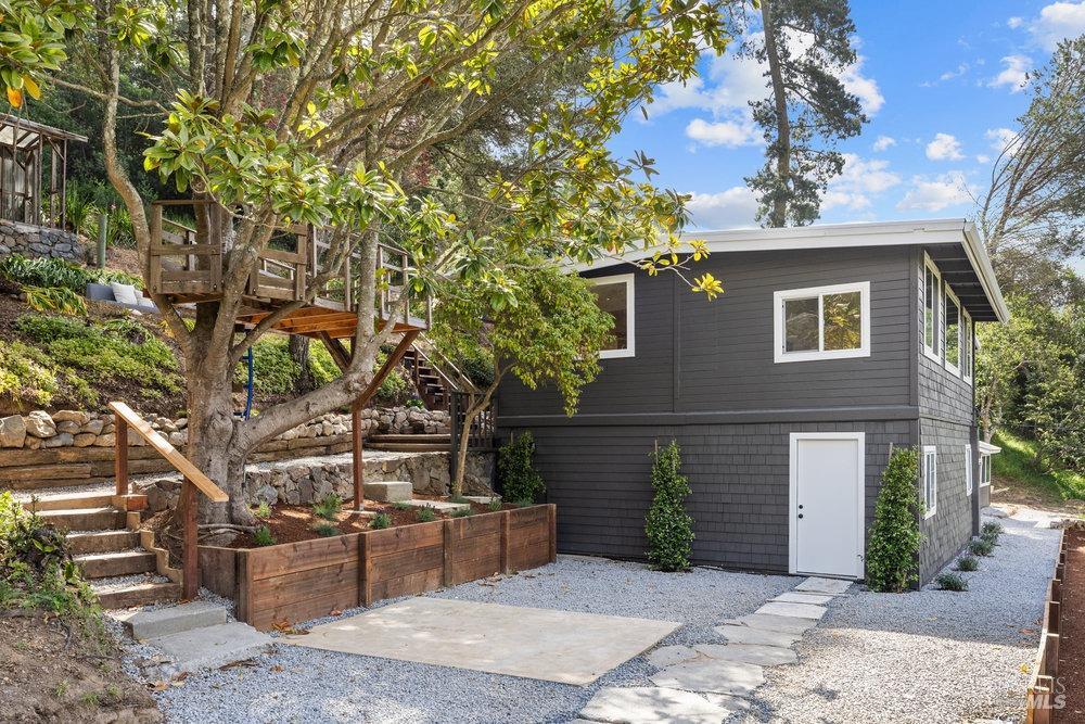 622 Eastwood Way