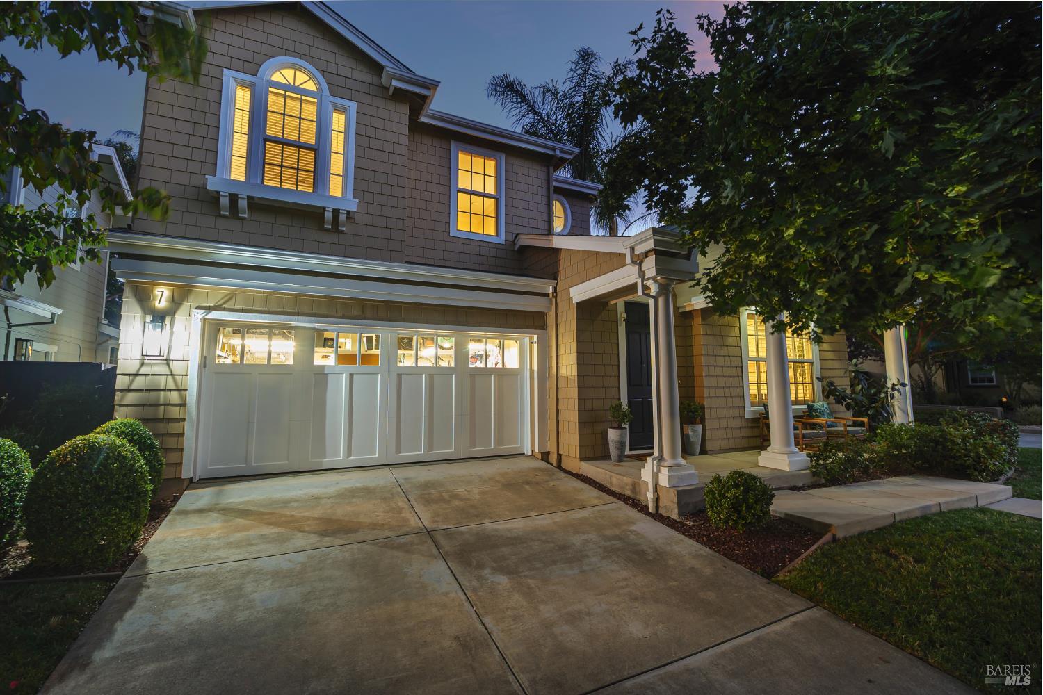7 Oak Grove Dr