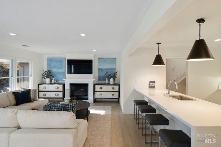 1321 Butterfield Road