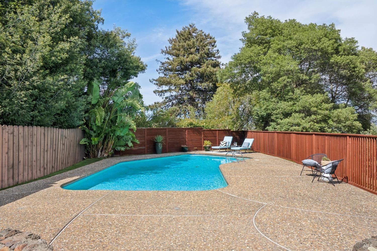 1125 Meadowcrest Drive