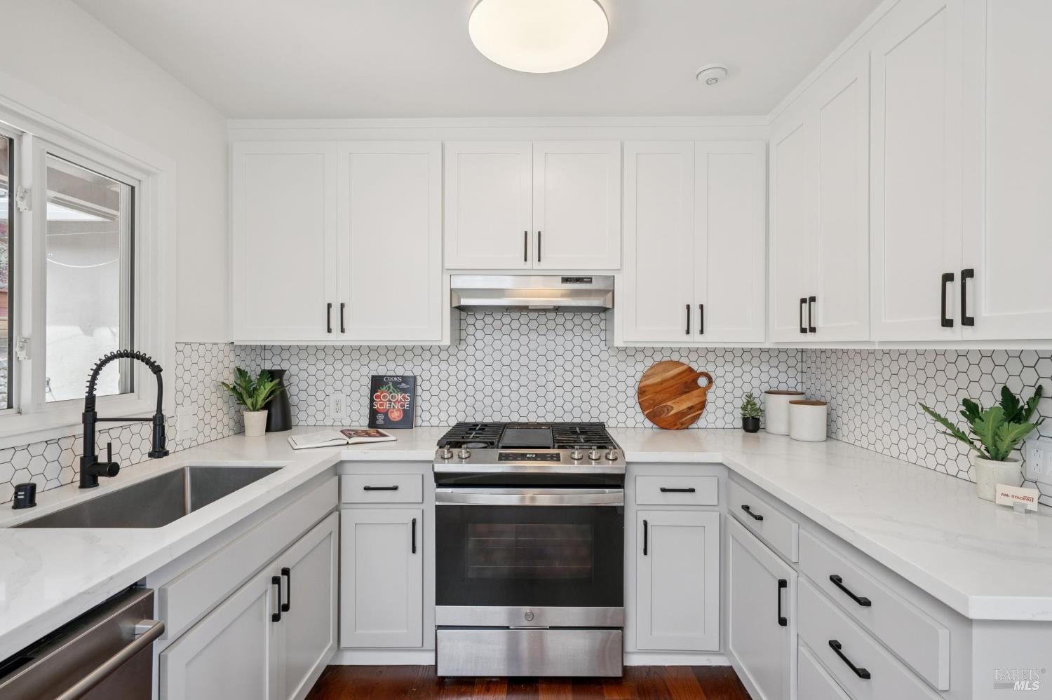 1125 Meadowcrest Drive