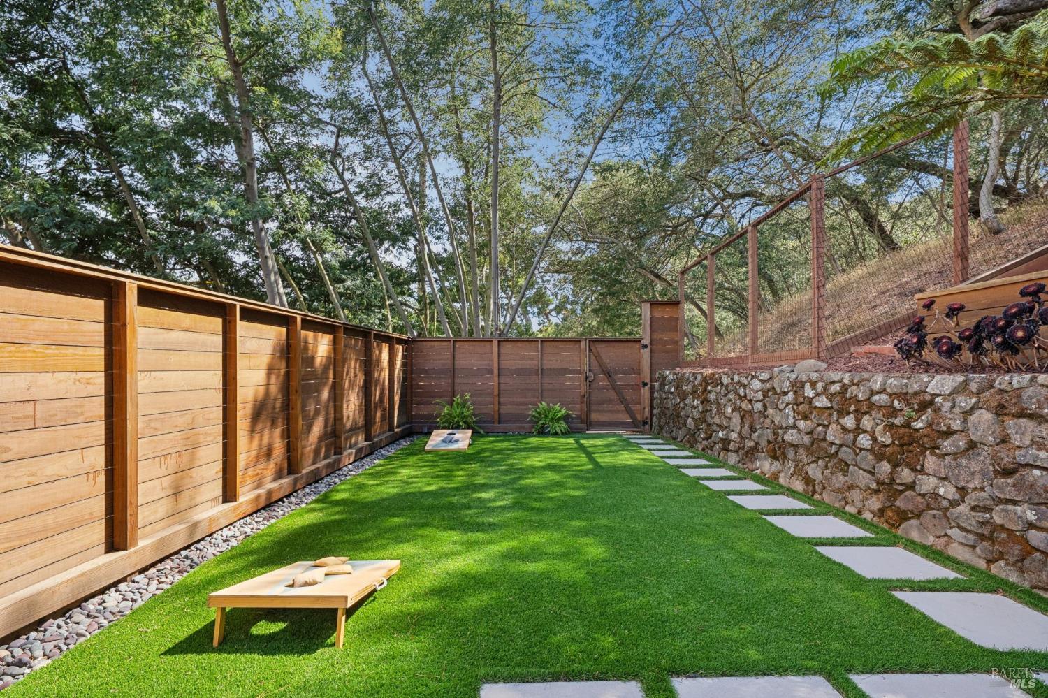 1125 Meadowcrest Drive